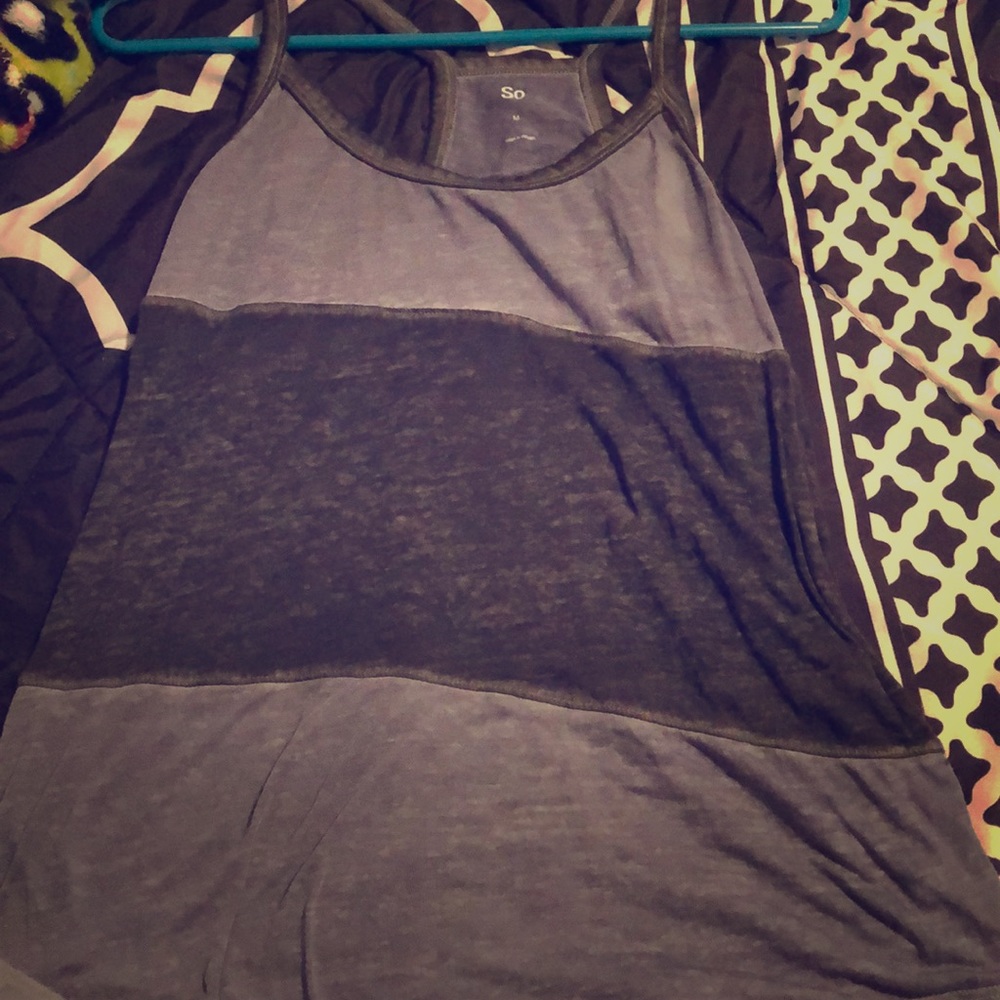 Light and Dark grey tank